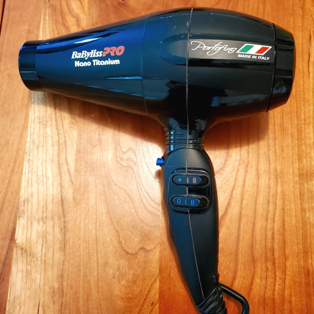 BaByliss PRO Nano Titanium blow dryer
